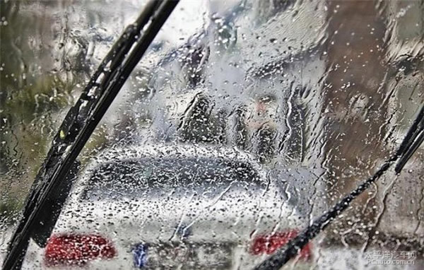 科目二、科目三遇到下雨天應(yīng)該怎樣做？考試順利會通過