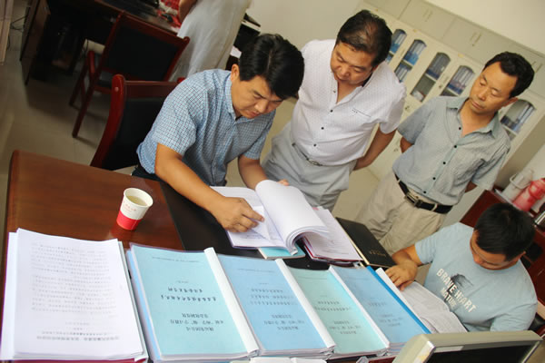 市交通運(yùn)輸局黨組書(shū)記、局長(zhǎng)馬潤(rùn)同志對(duì)隴運(yùn)集團(tuán)公司全面從嚴(yán)治黨及黨風(fēng)廉政建設(shè)進(jìn)行專(zhuān)題調(diào)研